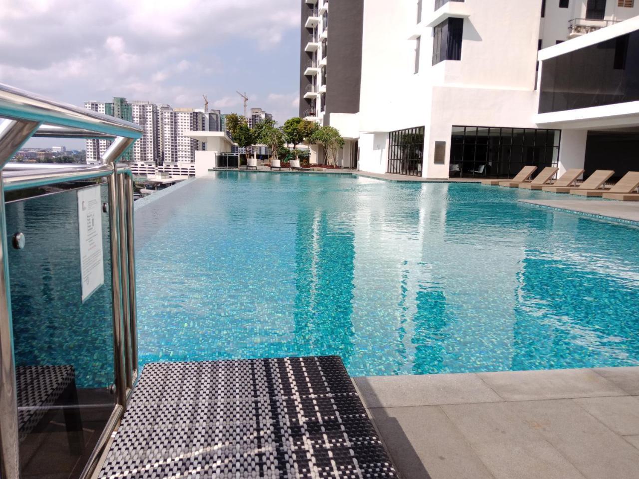1Tebrau Premium Suites By 12Stay Johor Bahru Exterior foto